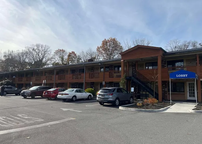 Surestay Plus By Best Western Woodbury Inn