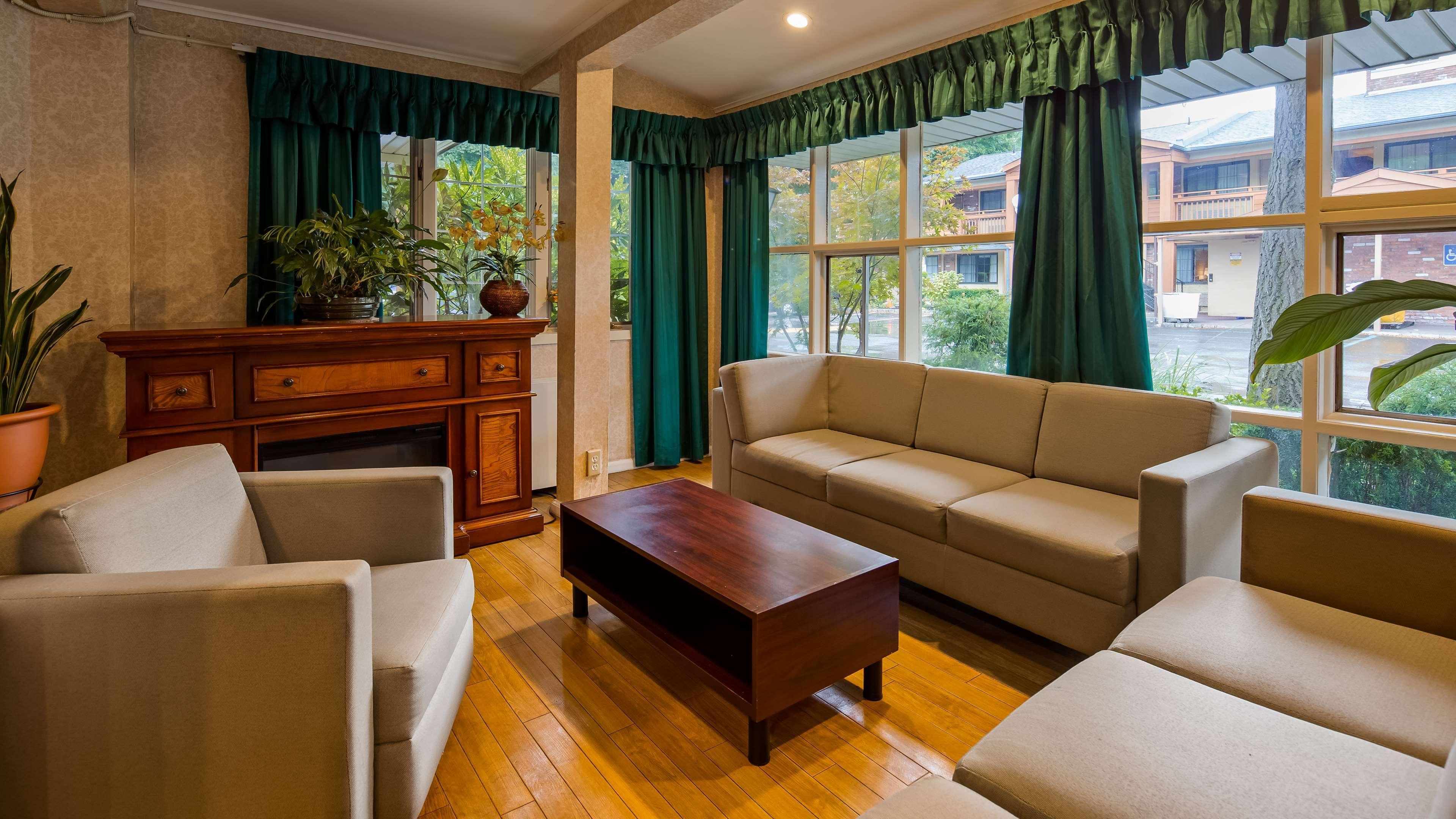 Surestay By Western Hotel
